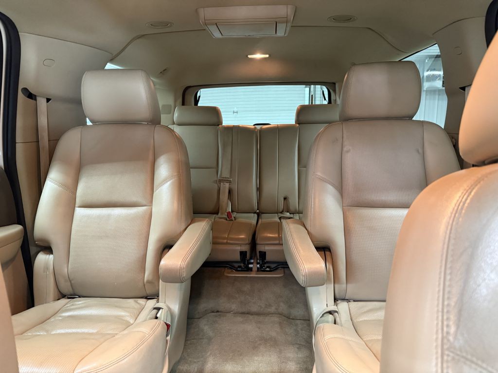 2014 Chevrolet Suburban Image 12