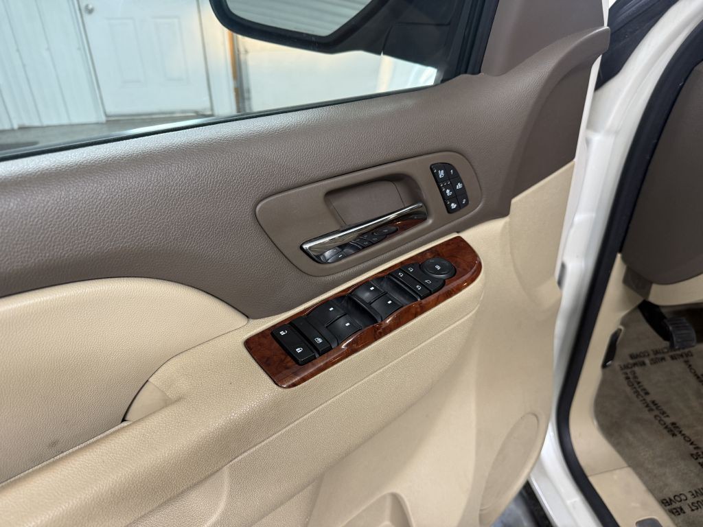 2014 Chevrolet Suburban Image 20