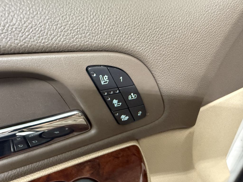2014 Chevrolet Suburban Image 21