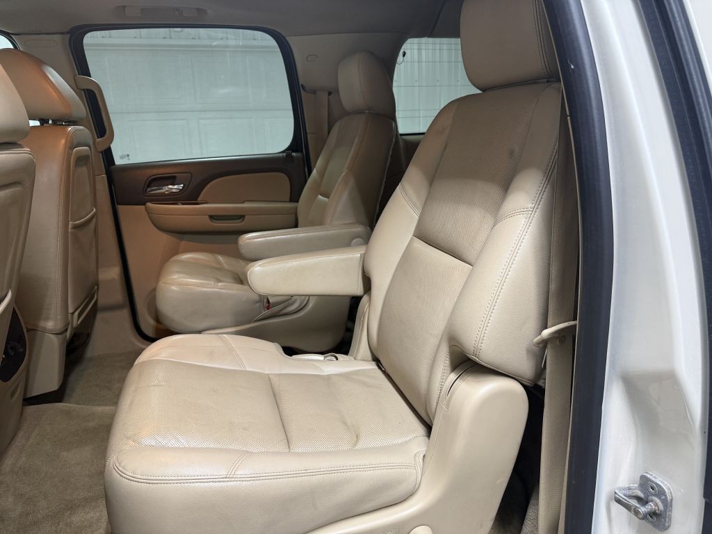 2014 Chevrolet Suburban Image 23