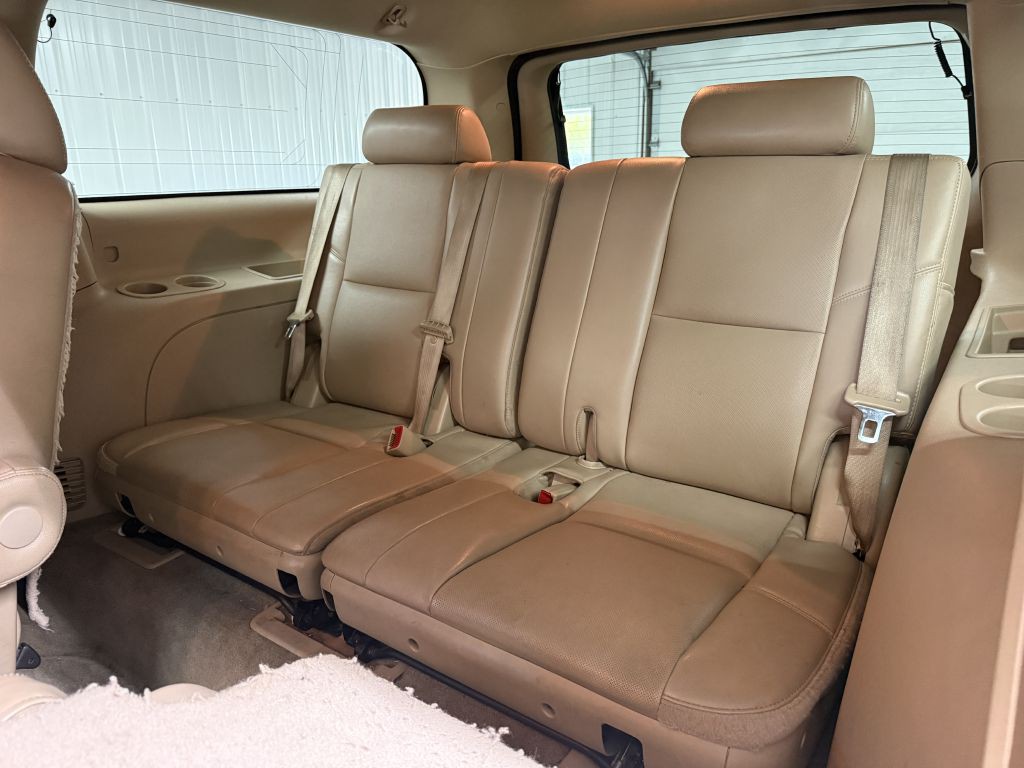 2014 Chevrolet Suburban Image 25