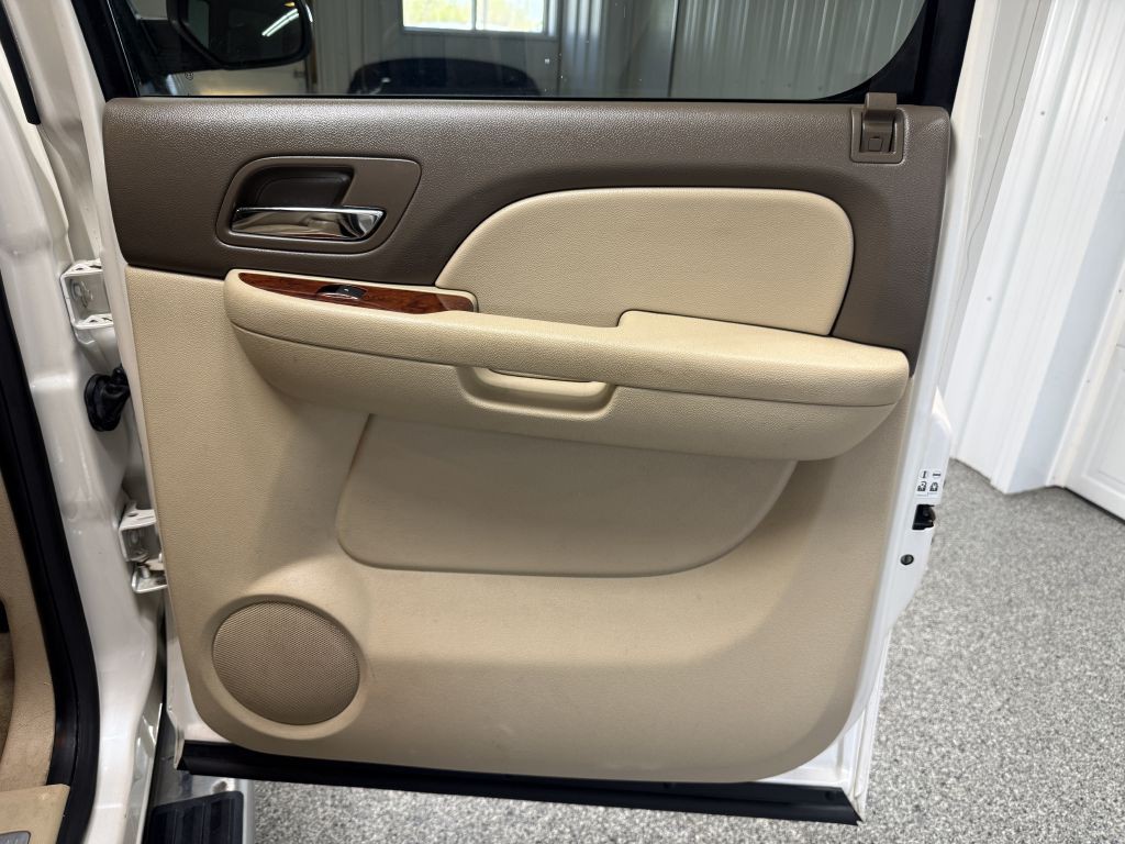2014 Chevrolet Suburban Image 31