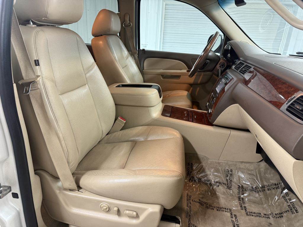 2014 Chevrolet Suburban Image 33