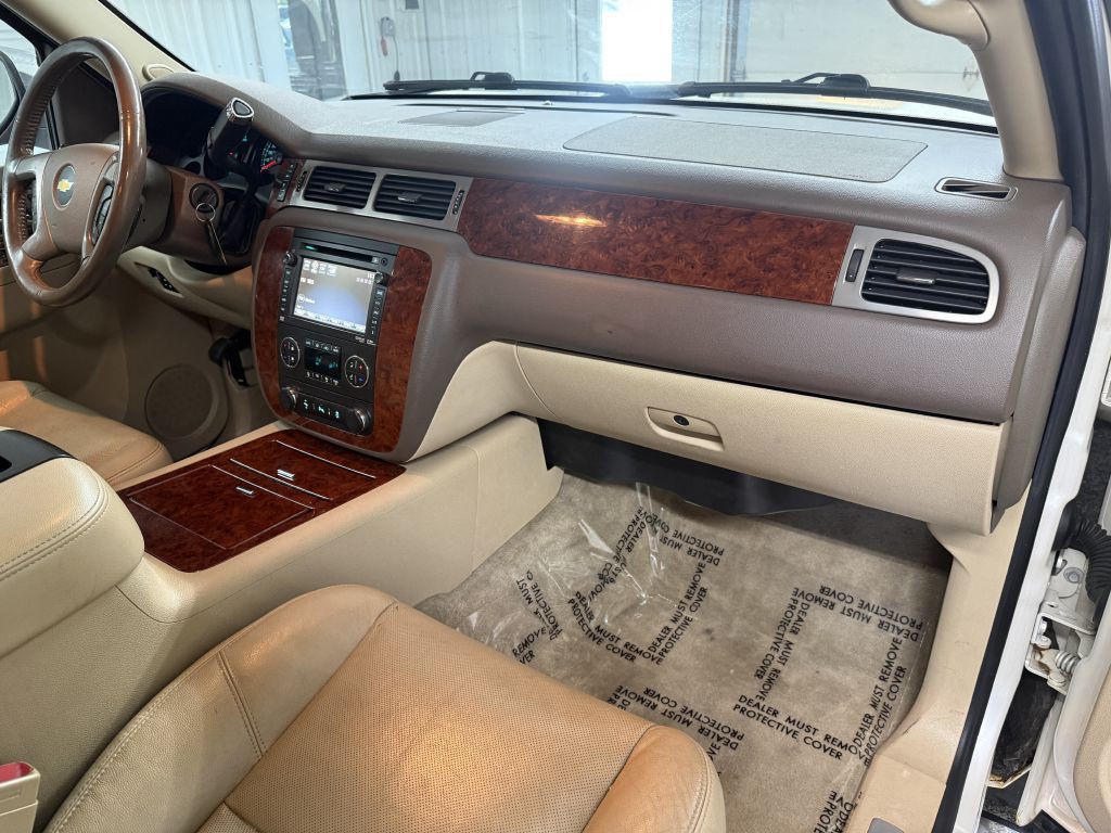 2014 Chevrolet Suburban Image 35
