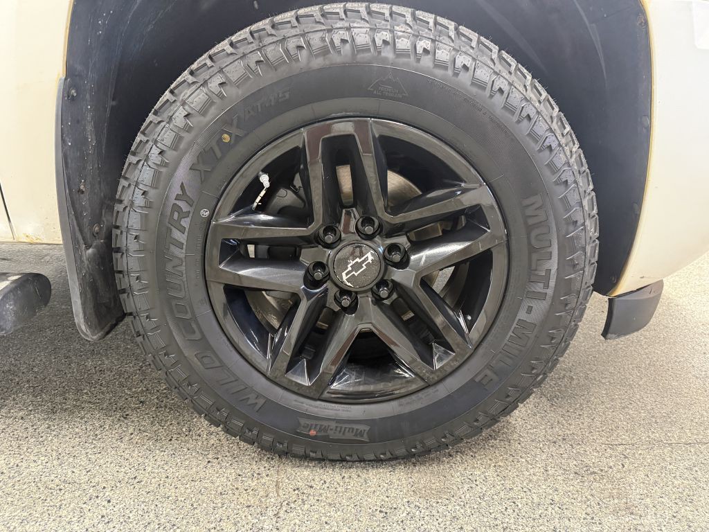 2014 Chevrolet Suburban Image 37