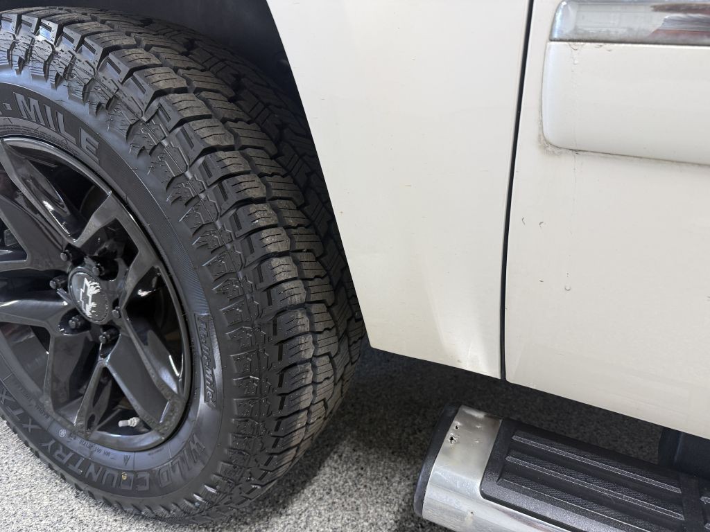 2014 Chevrolet Suburban Image 40