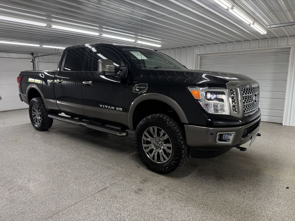2016 Nissan Titan Image 1
