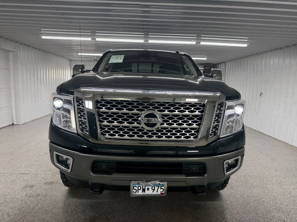 2016 Nissan Titan Image 2