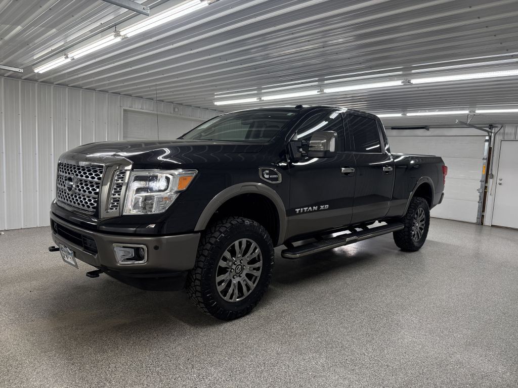 2016 Nissan Titan Image 3
