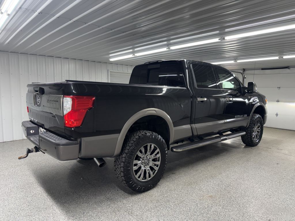 2016 Nissan Titan Image 6