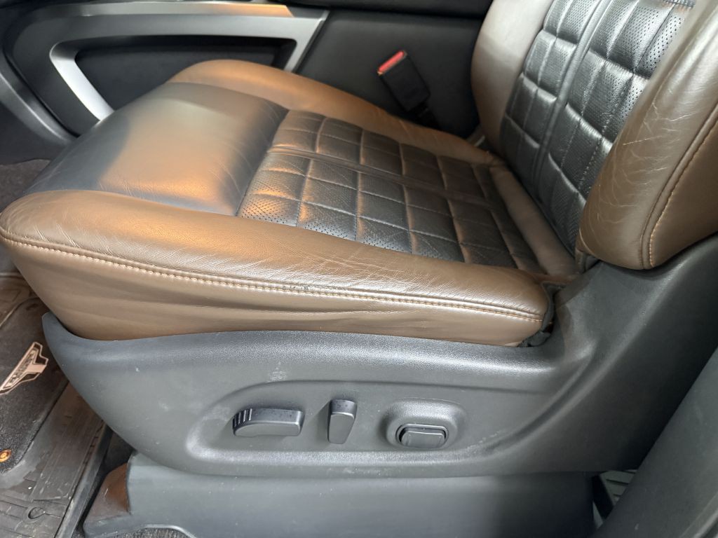 2016 Nissan Titan Image 14