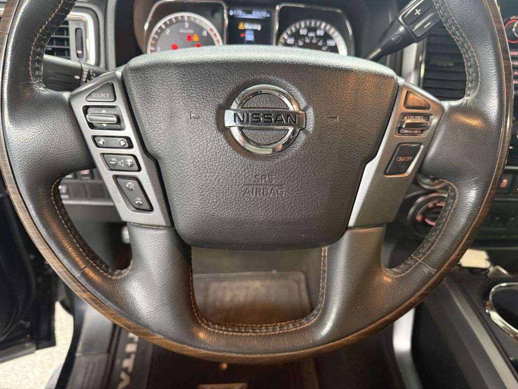 2016 Nissan Titan Image 20
