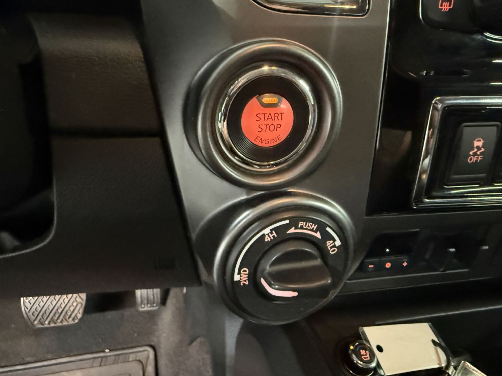 2016 Nissan Titan Image 21