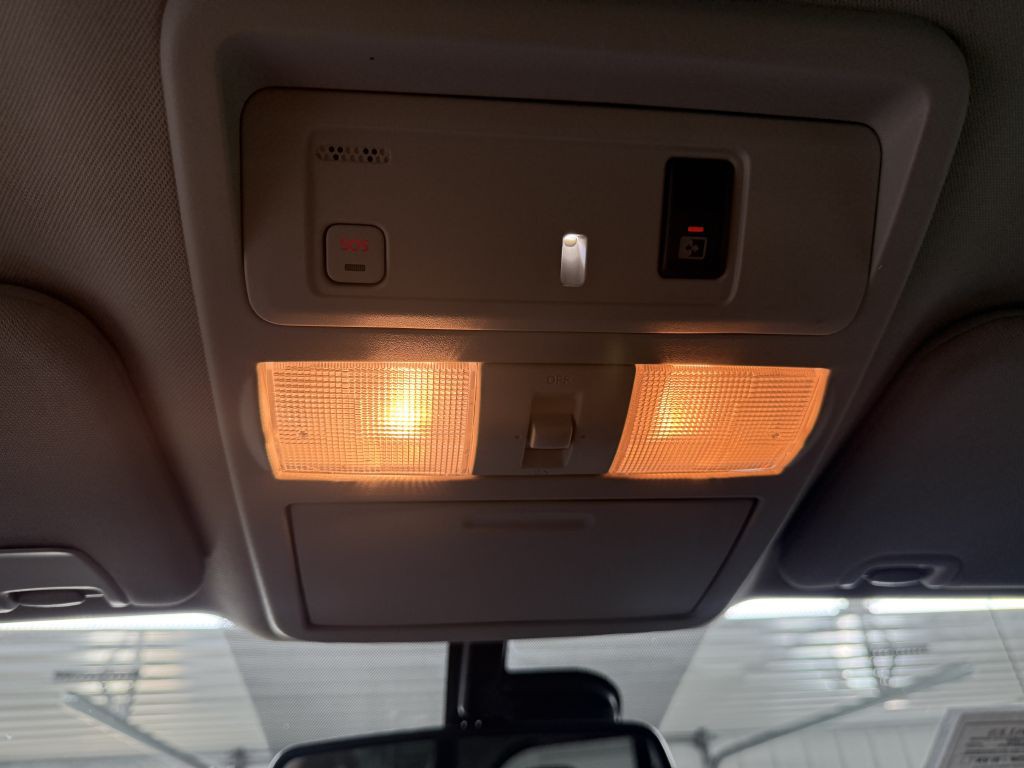 2016 Nissan Titan Image 22