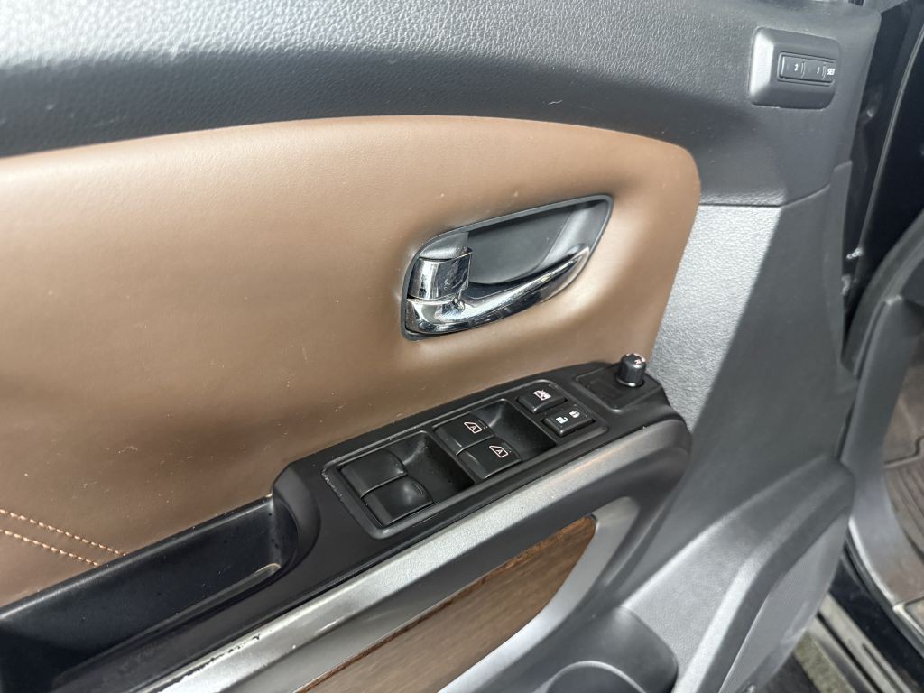 2016 Nissan Titan Image 24