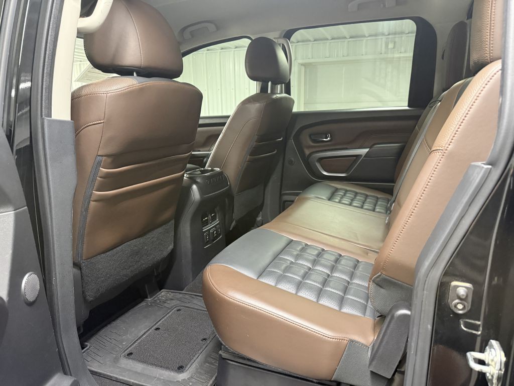 2016 Nissan Titan Image 25
