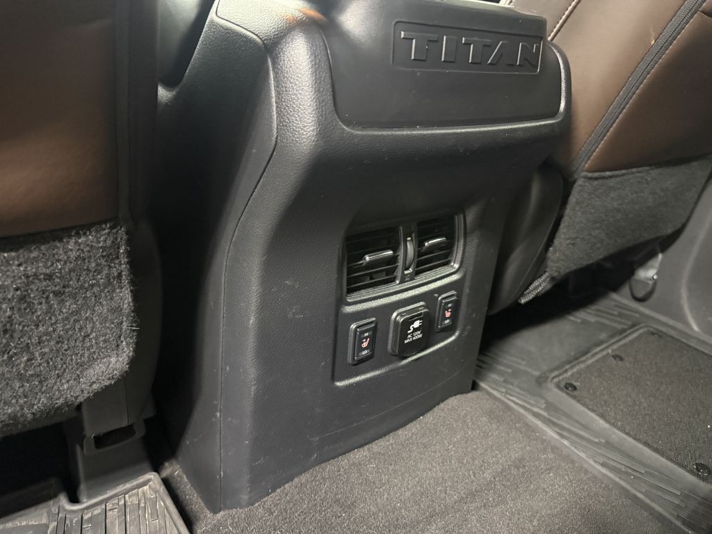 2016 Nissan Titan Image 27