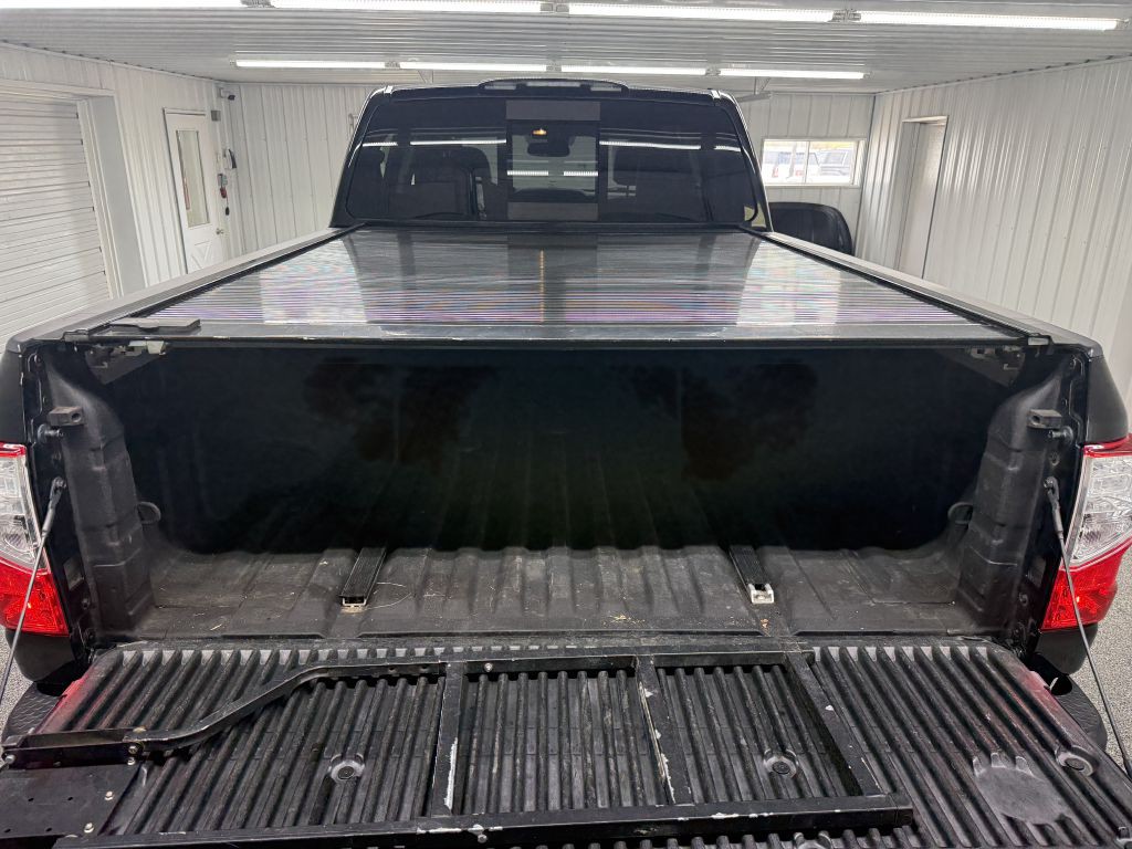2016 Nissan Titan Image 31