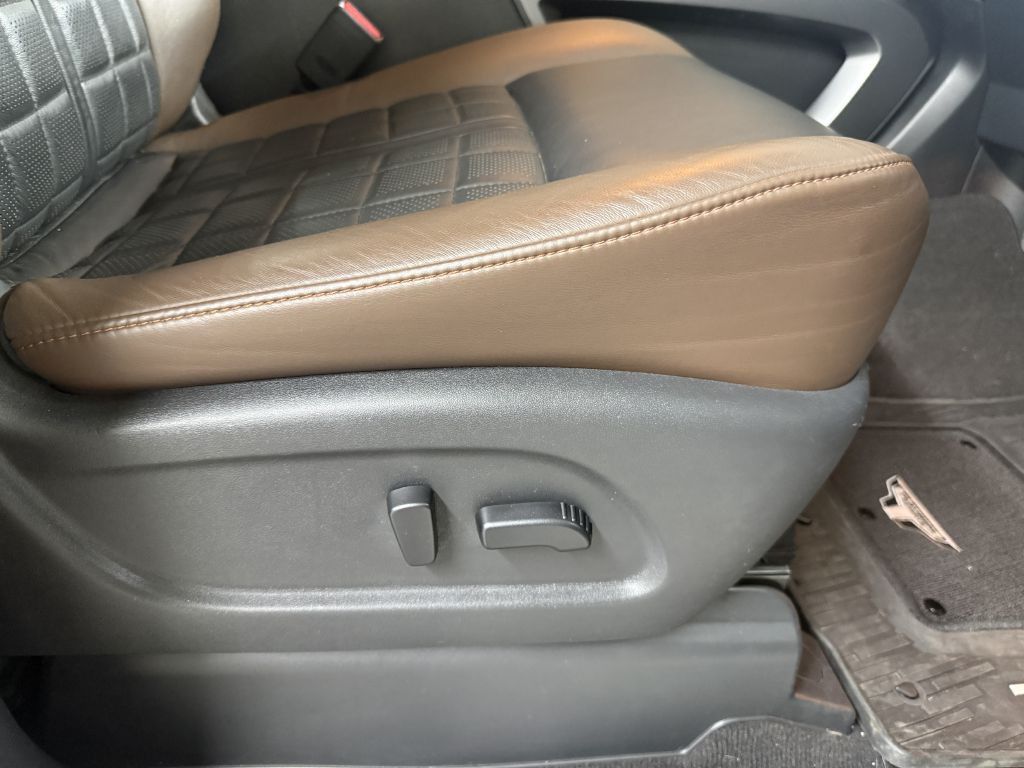 2016 Nissan Titan Image 37