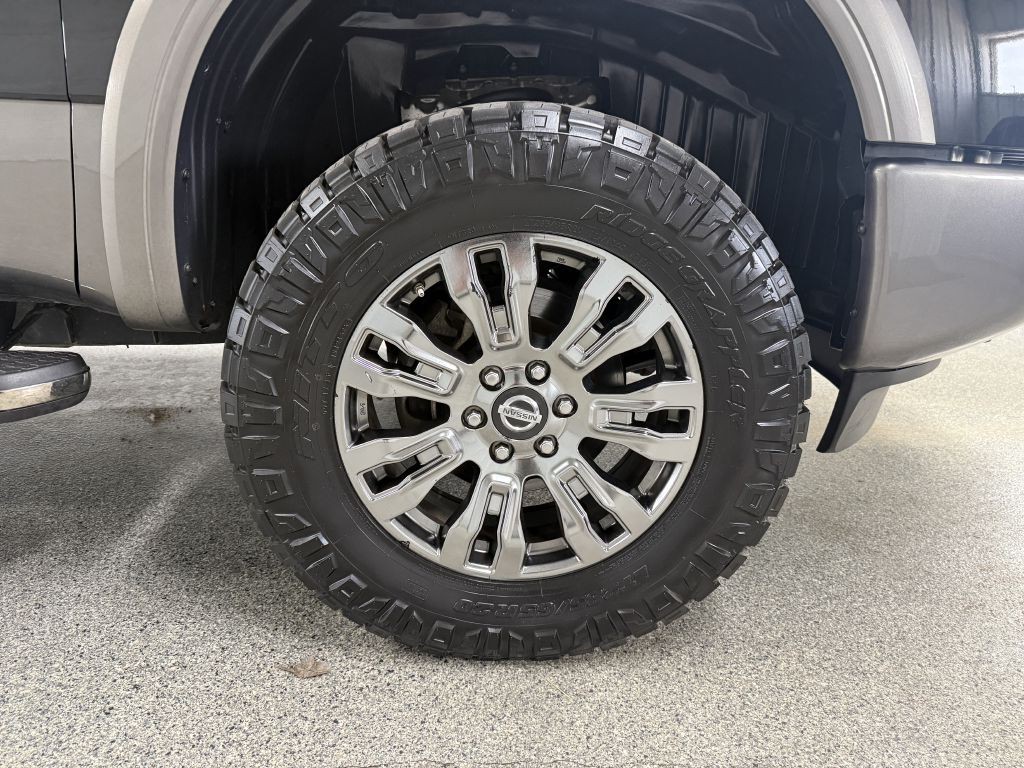 2016 Nissan Titan Image 41