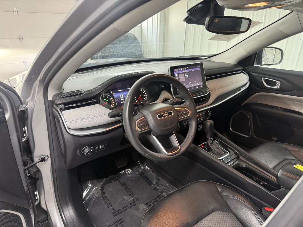 2022 Jeep Compass Image 8