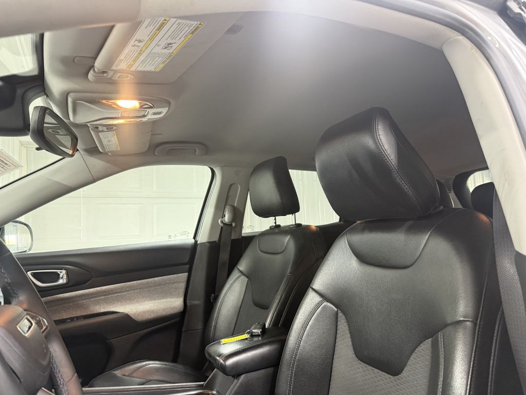 2022 Jeep Compass Image 9