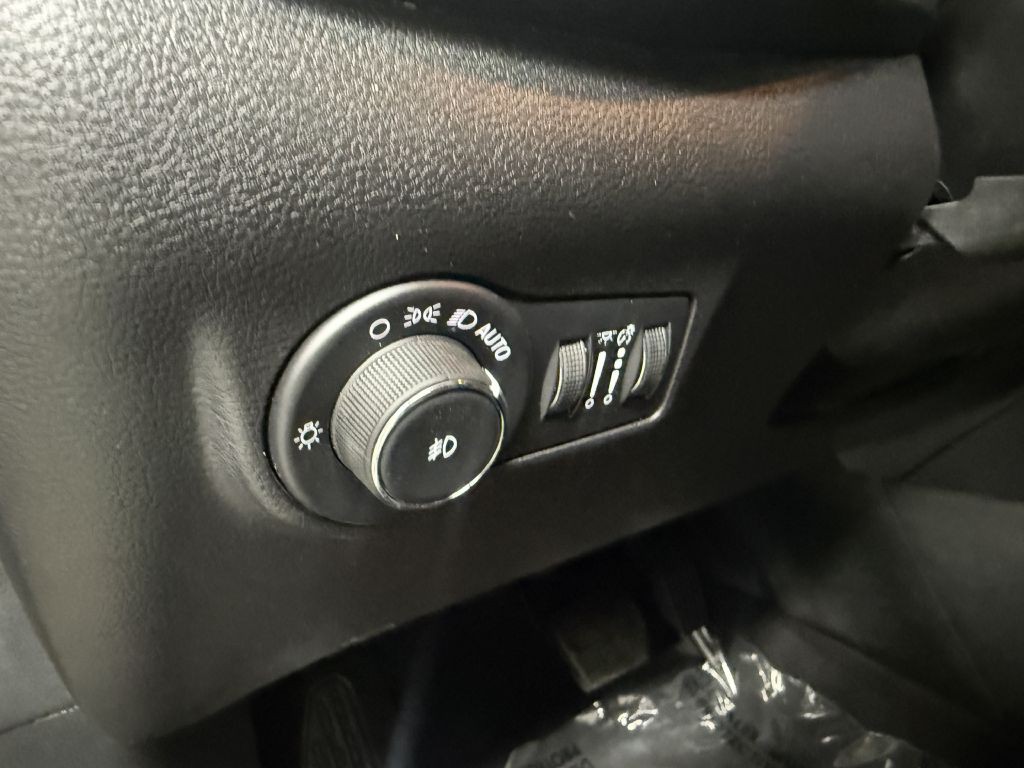 2022 Jeep Compass Image 11