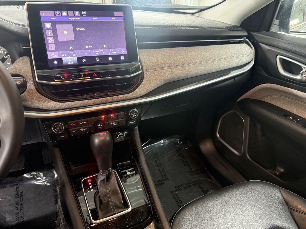 2022 Jeep Compass Image 13