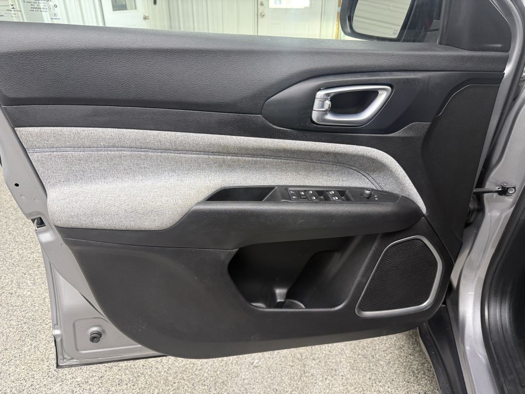 2022 Jeep Compass Image 19