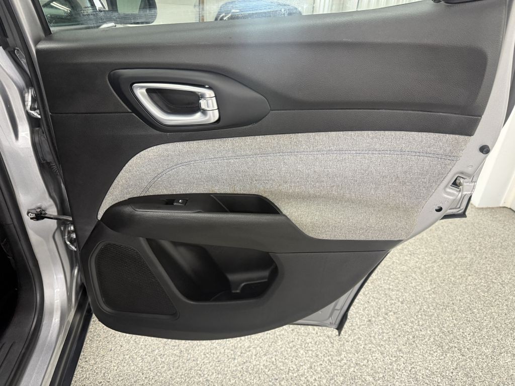 2022 Jeep Compass Image 26