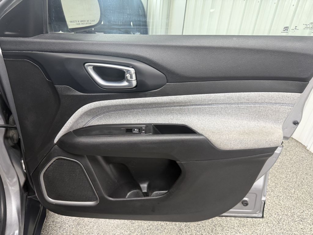 2022 Jeep Compass Image 31
