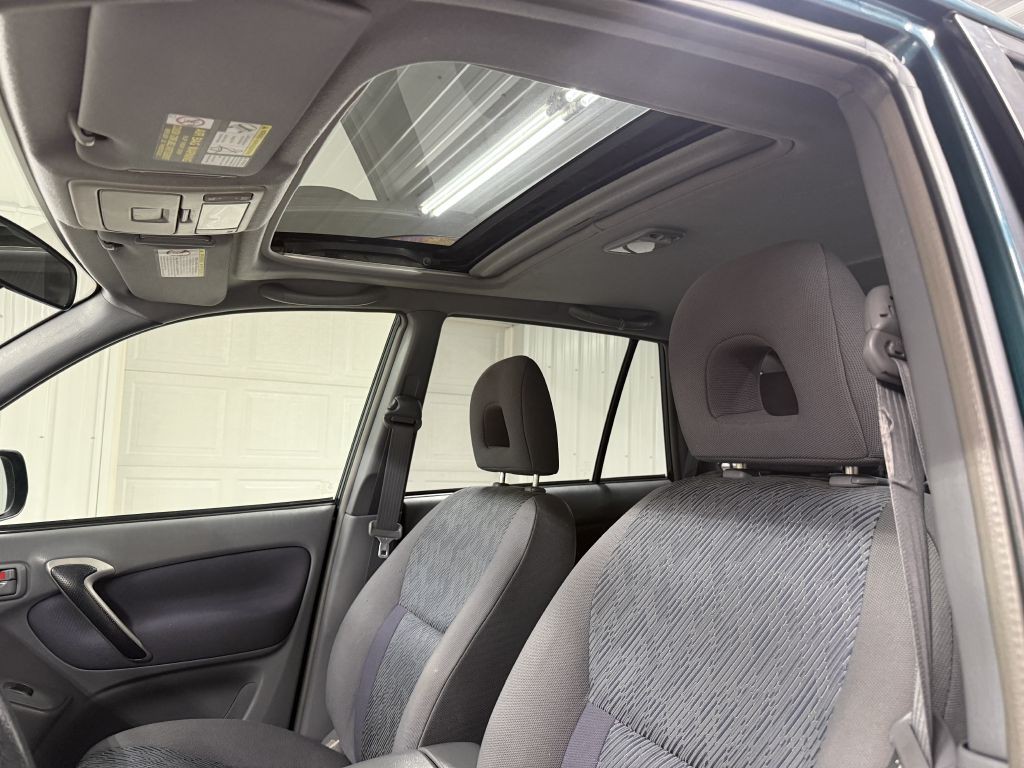 2002 Toyota Rav4 Image 9