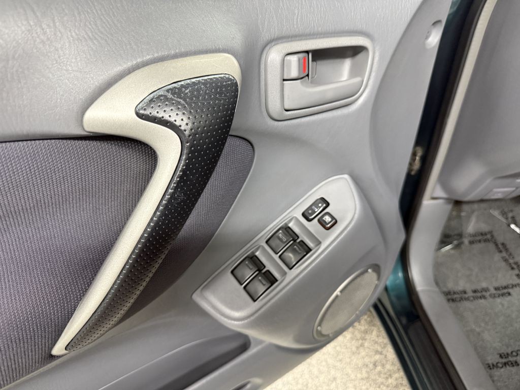 2002 Toyota Rav4 Image 16