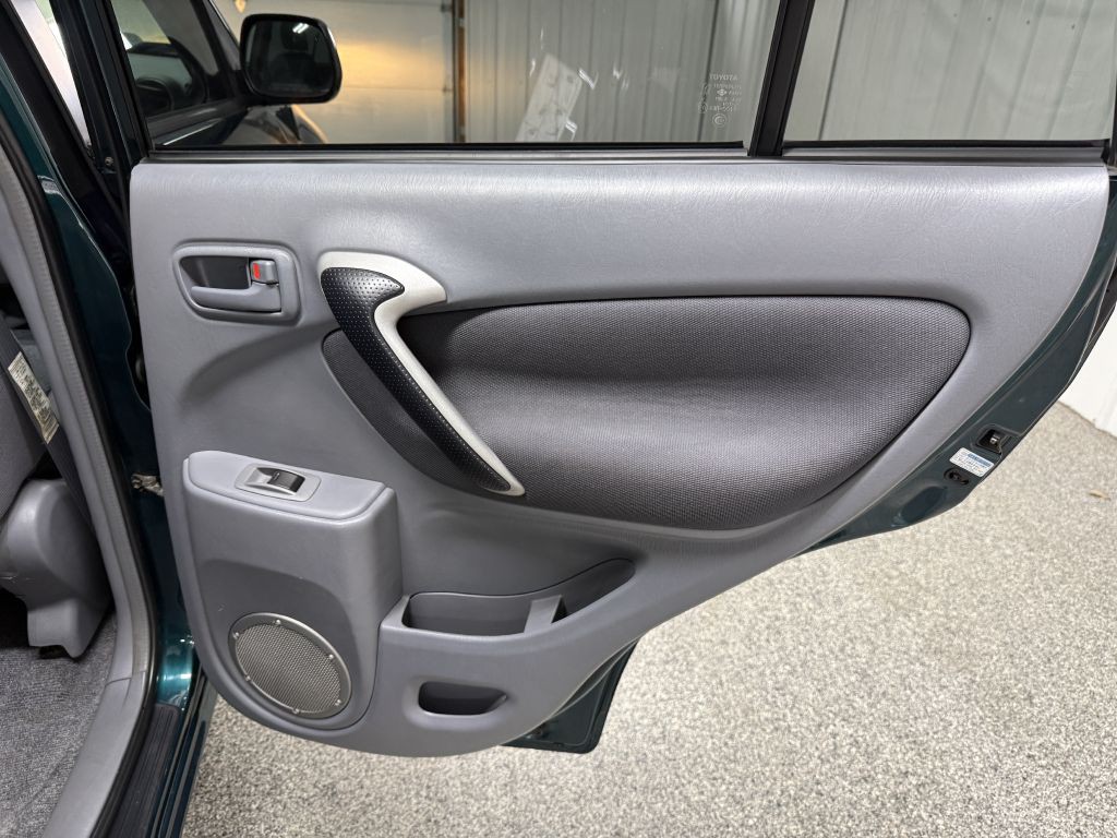 2002 Toyota Rav4 Image 24