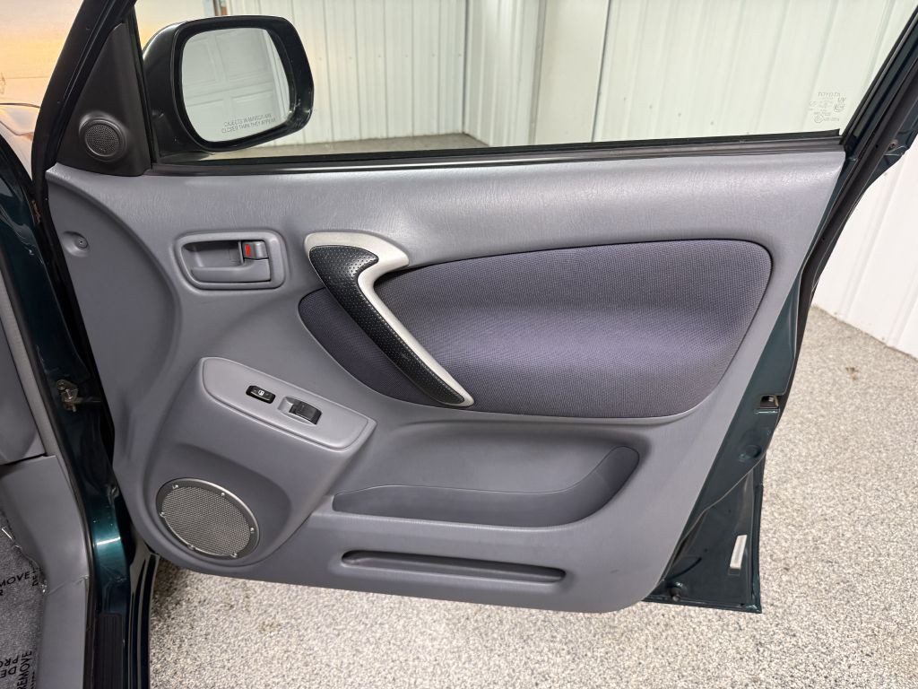 2002 Toyota Rav4 Image 28