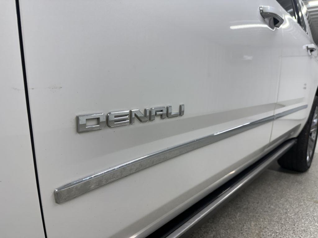 2020 GMC Yukon Image 9