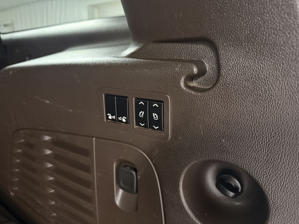 2020 GMC Yukon Image 36