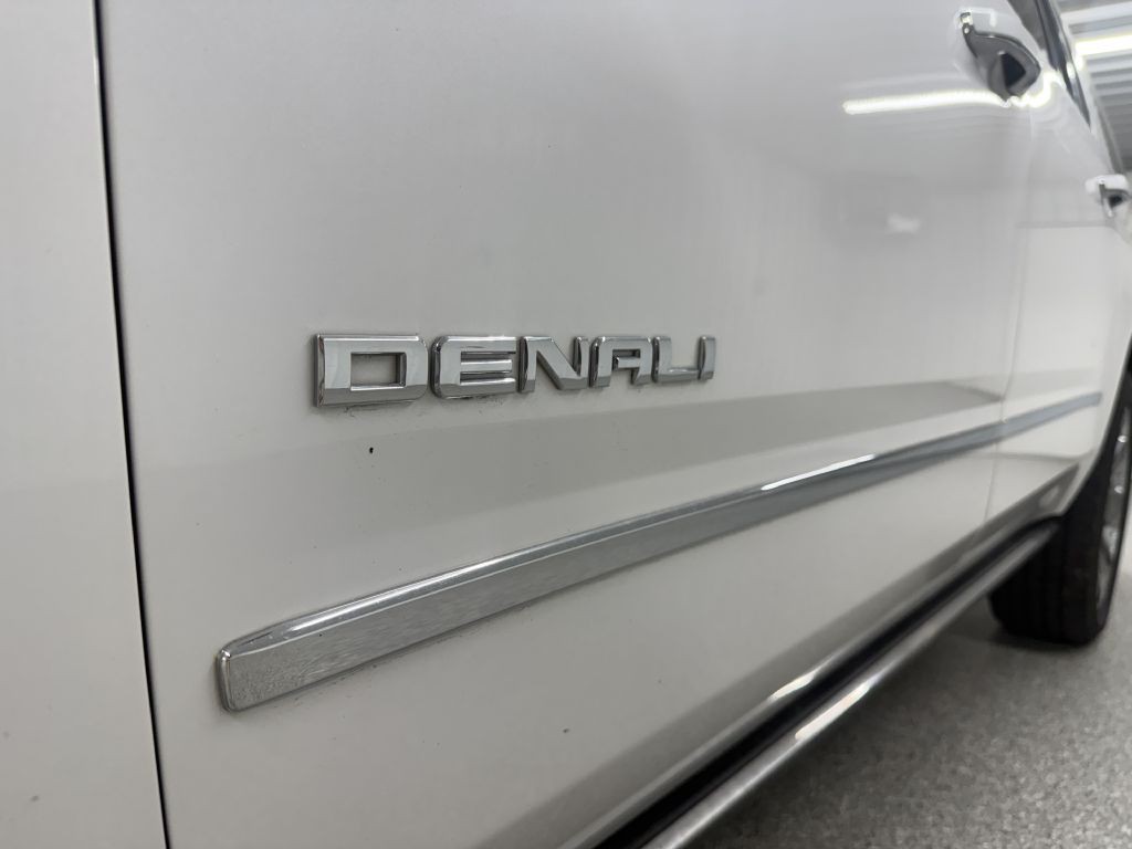 2016 GMC Yukon Image 9