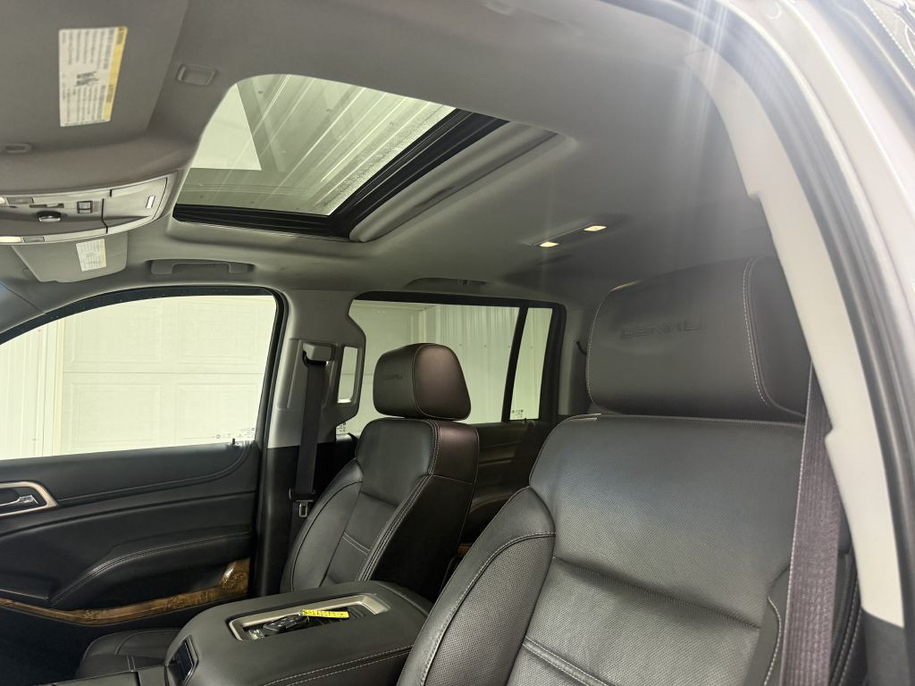 2016 GMC Yukon Image 11