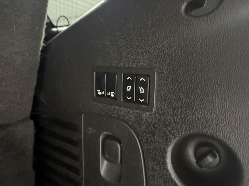 2015 GMC Yukon Image 32