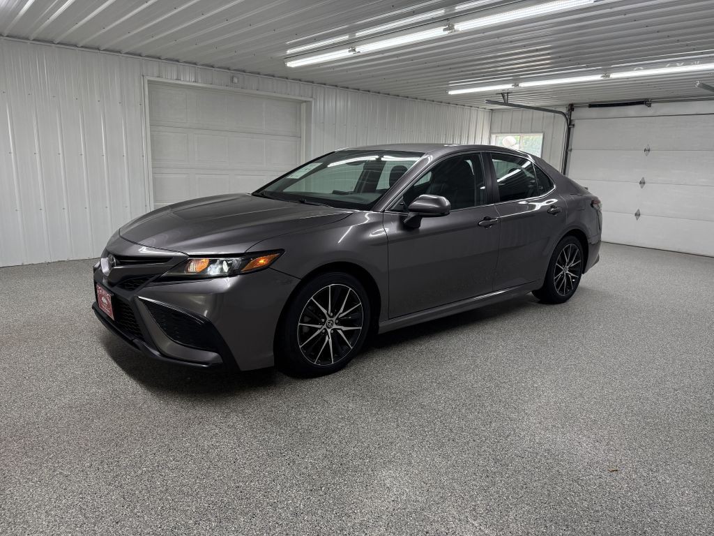2021 Toyota Camry Image 3