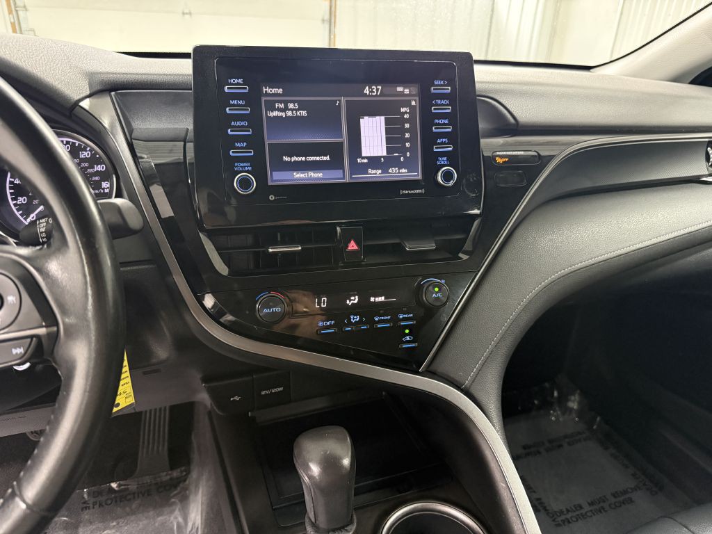 2021 Toyota Camry Image 17
