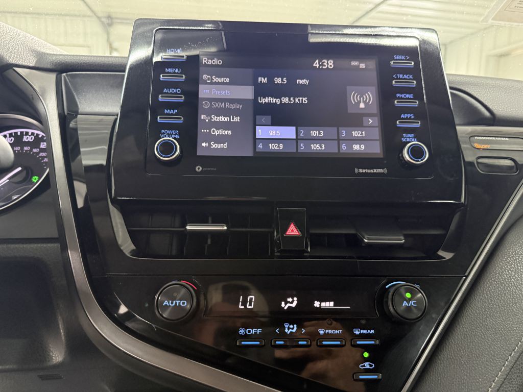 2021 Toyota Camry Image 21