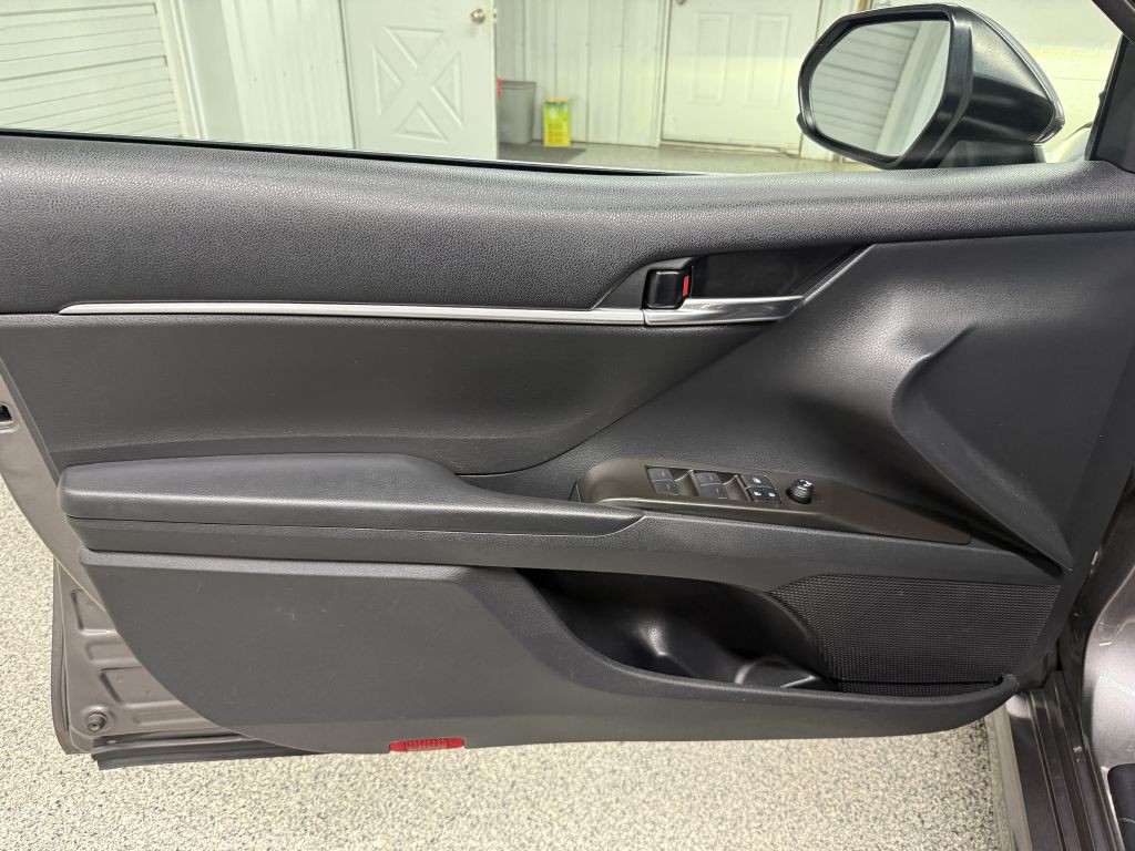 2021 Toyota Camry Image 22