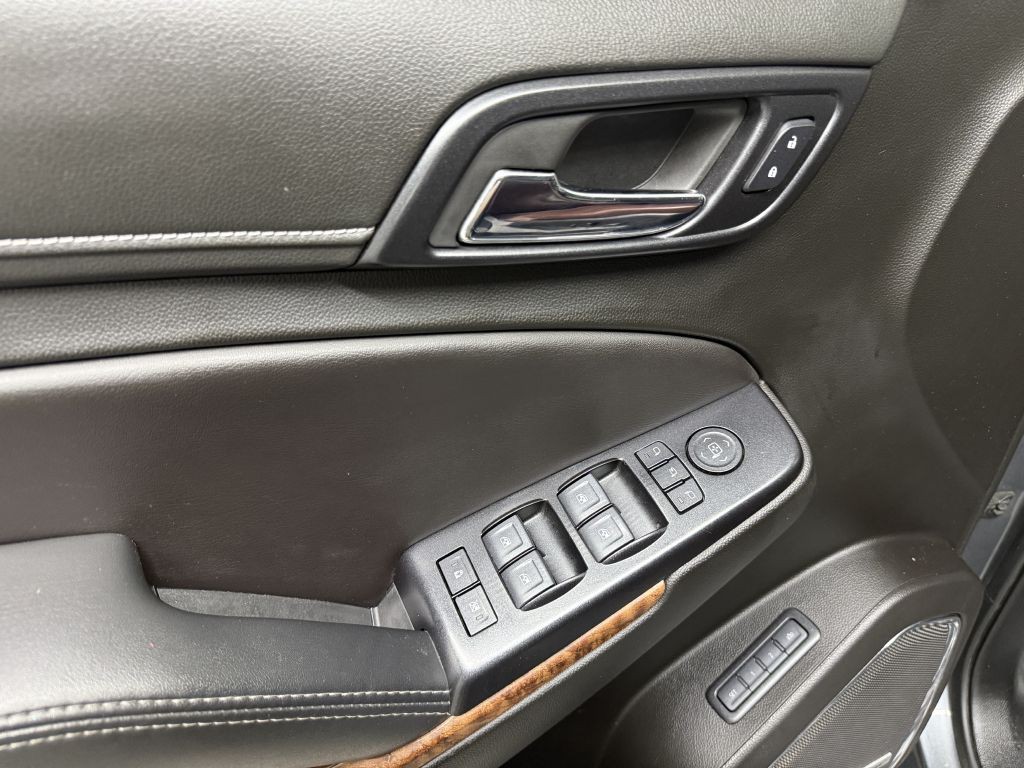 2019 Chevrolet Suburban Image 30