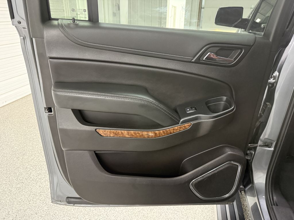 2019 Chevrolet Suburban Image 38