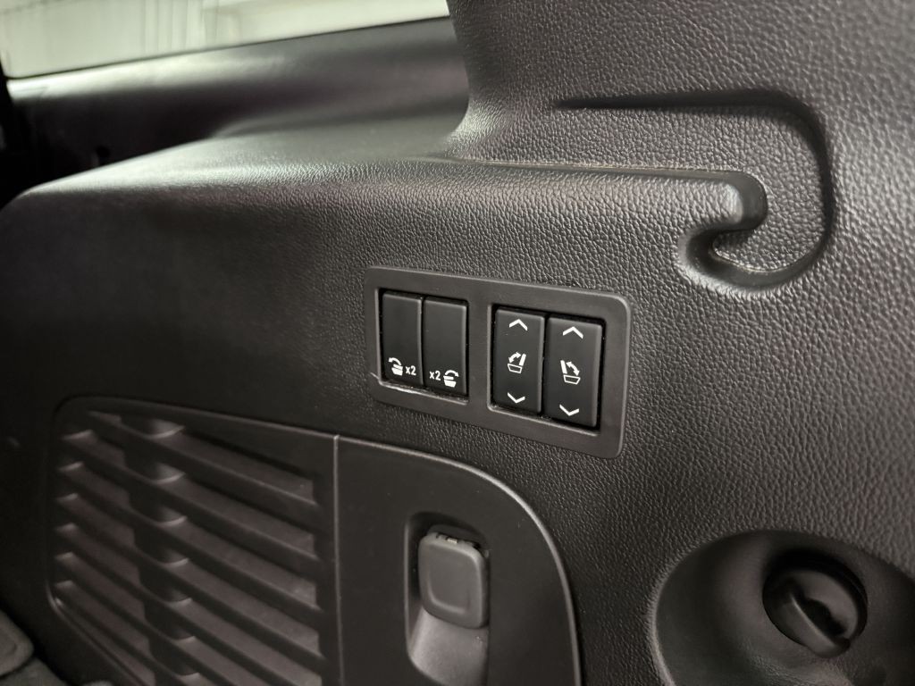 2019 Chevrolet Suburban Image 40