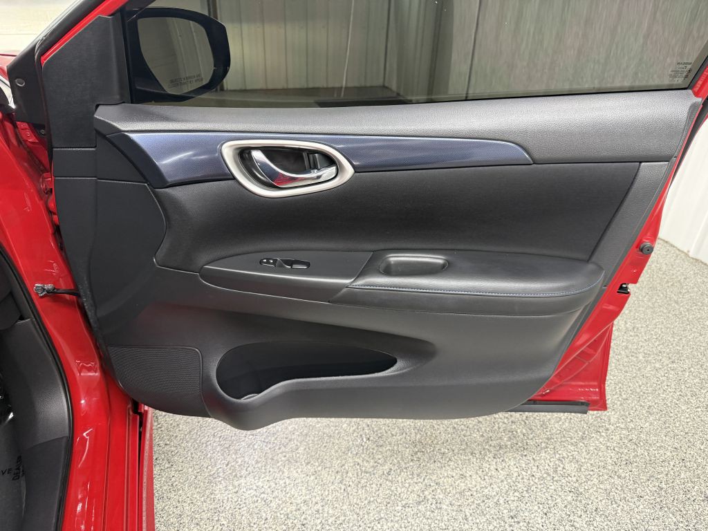 2017 Nissan Sentra Image 32