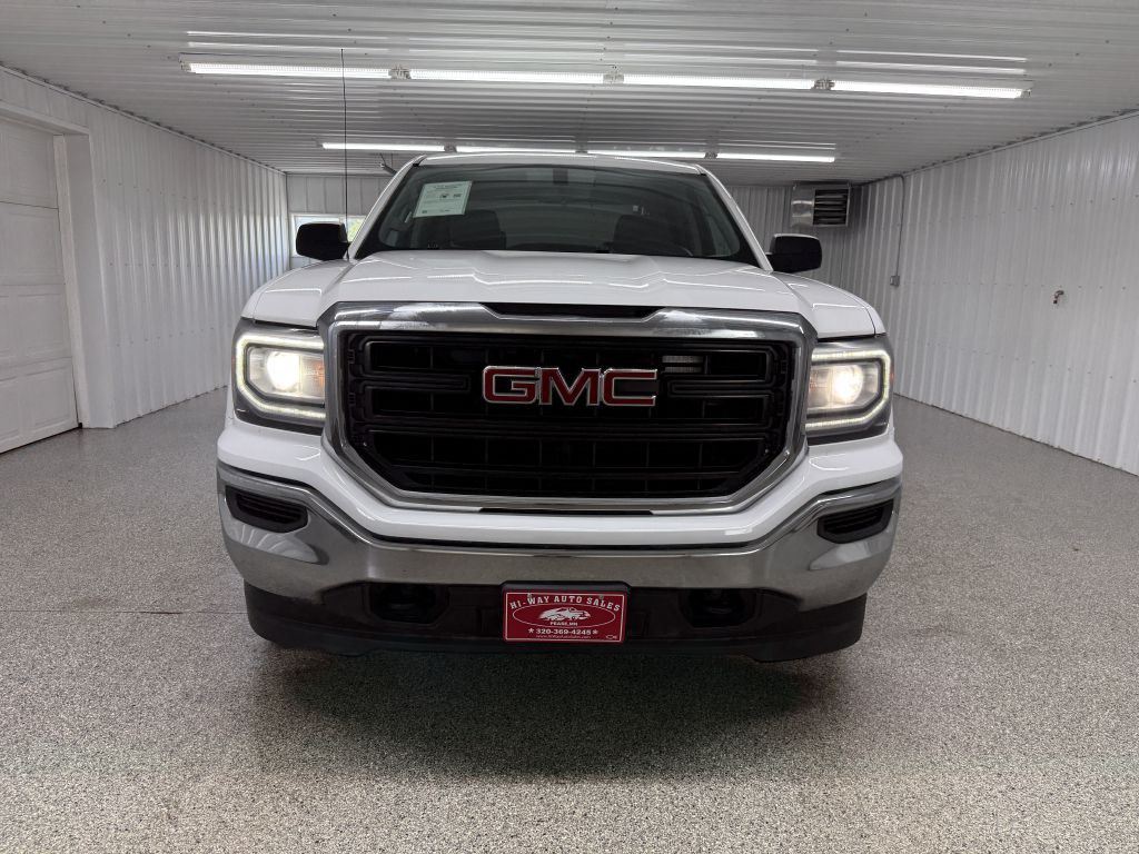 2018 GMC Sierra Image 2