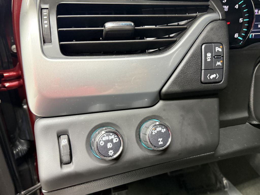 2018 Chevrolet Suburban Image 12